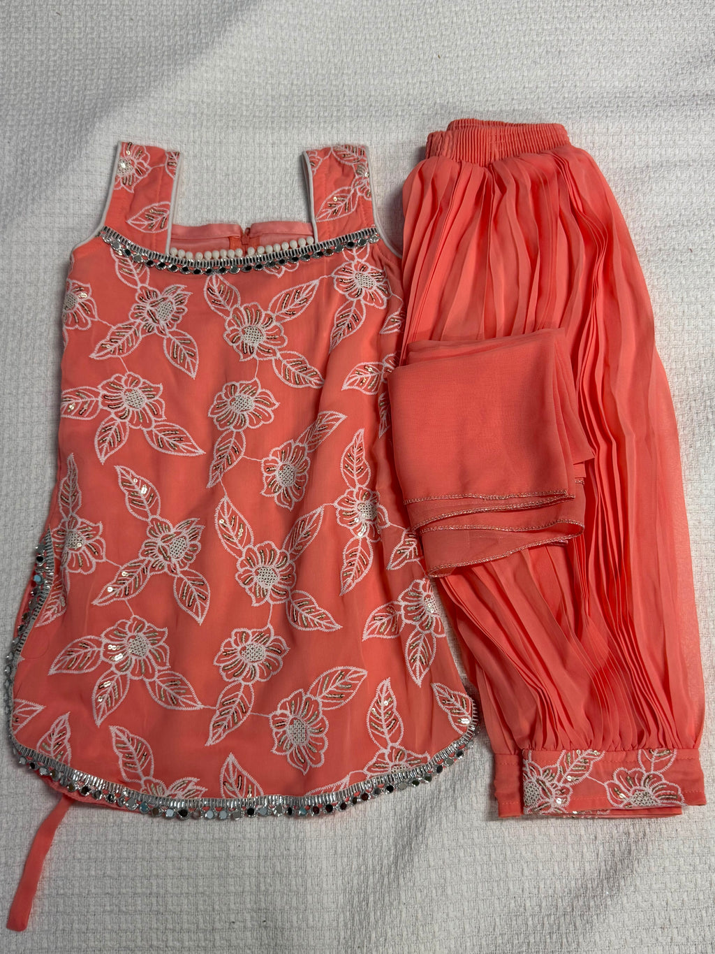 Sleeveless Embroidary worked Kurthi set for Kids on Soft Chiffon Fabric