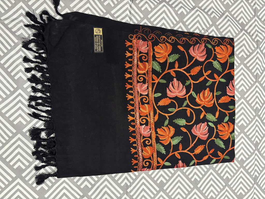 100% Kashmiri Shawl With Heart Shape Floral Pattern