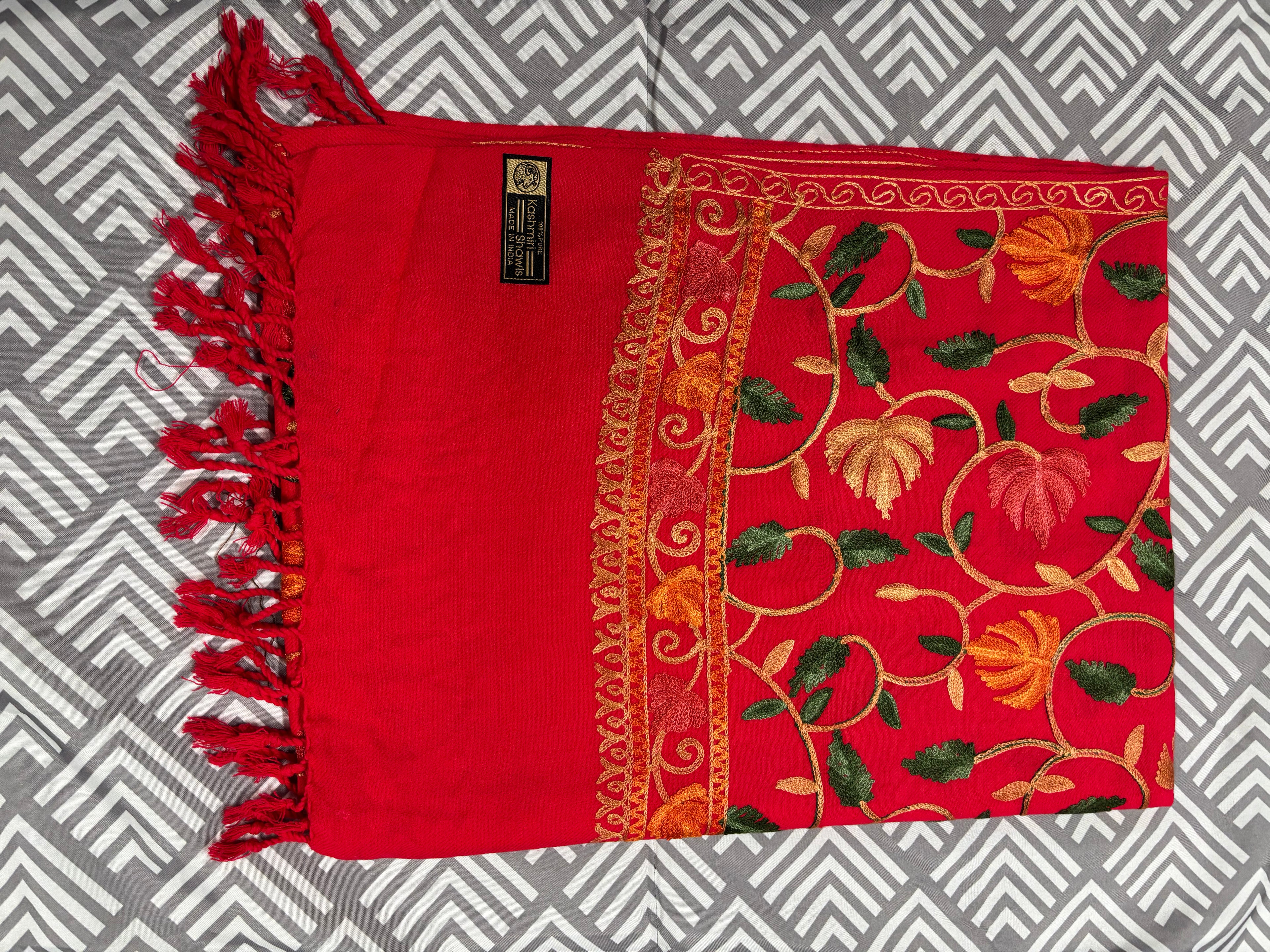 100% Kashmiri Shawl With Heart Shape Floral Pattern