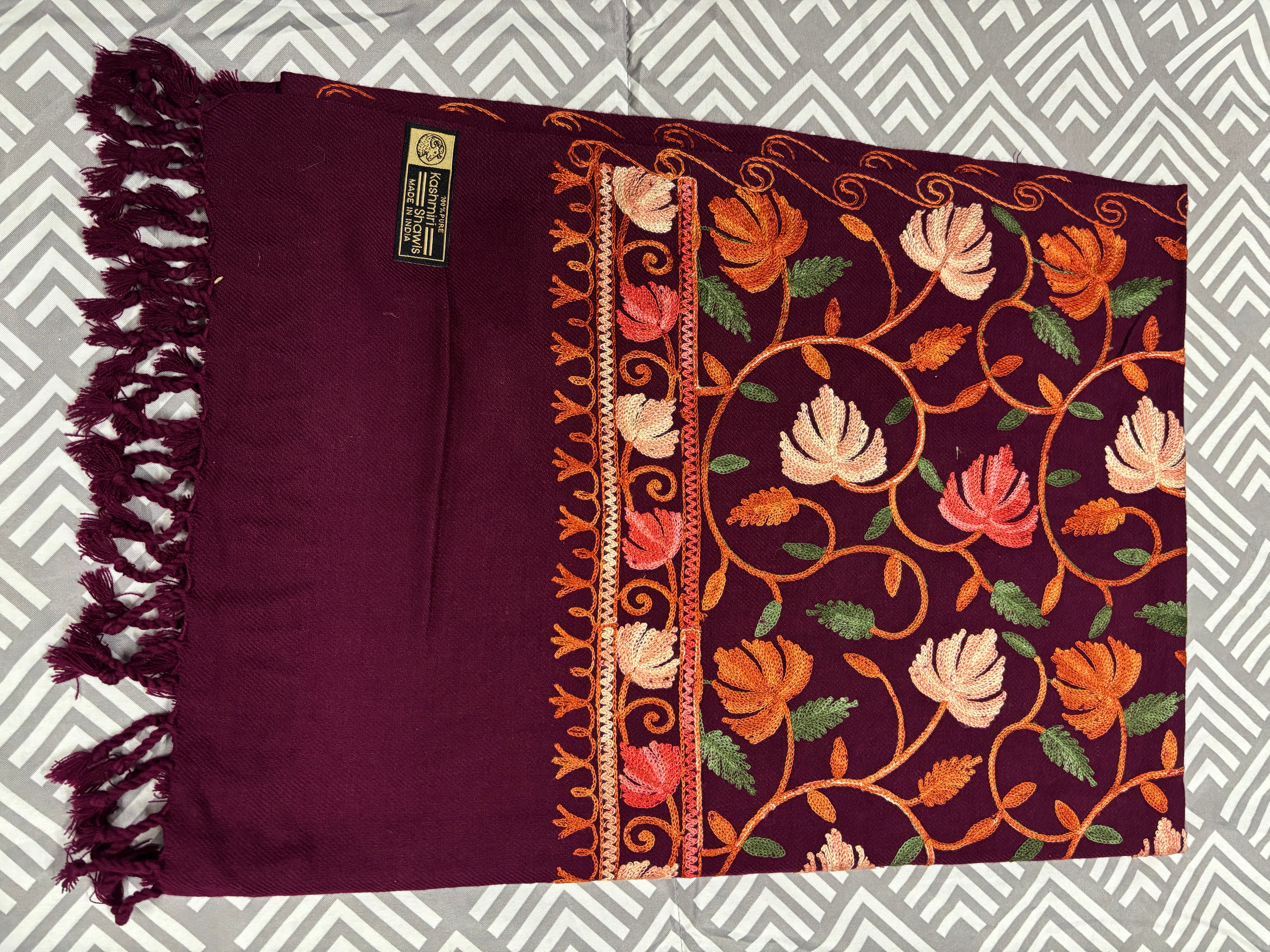 100% Kashmiri Shawl With Heart Shape Floral Pattern