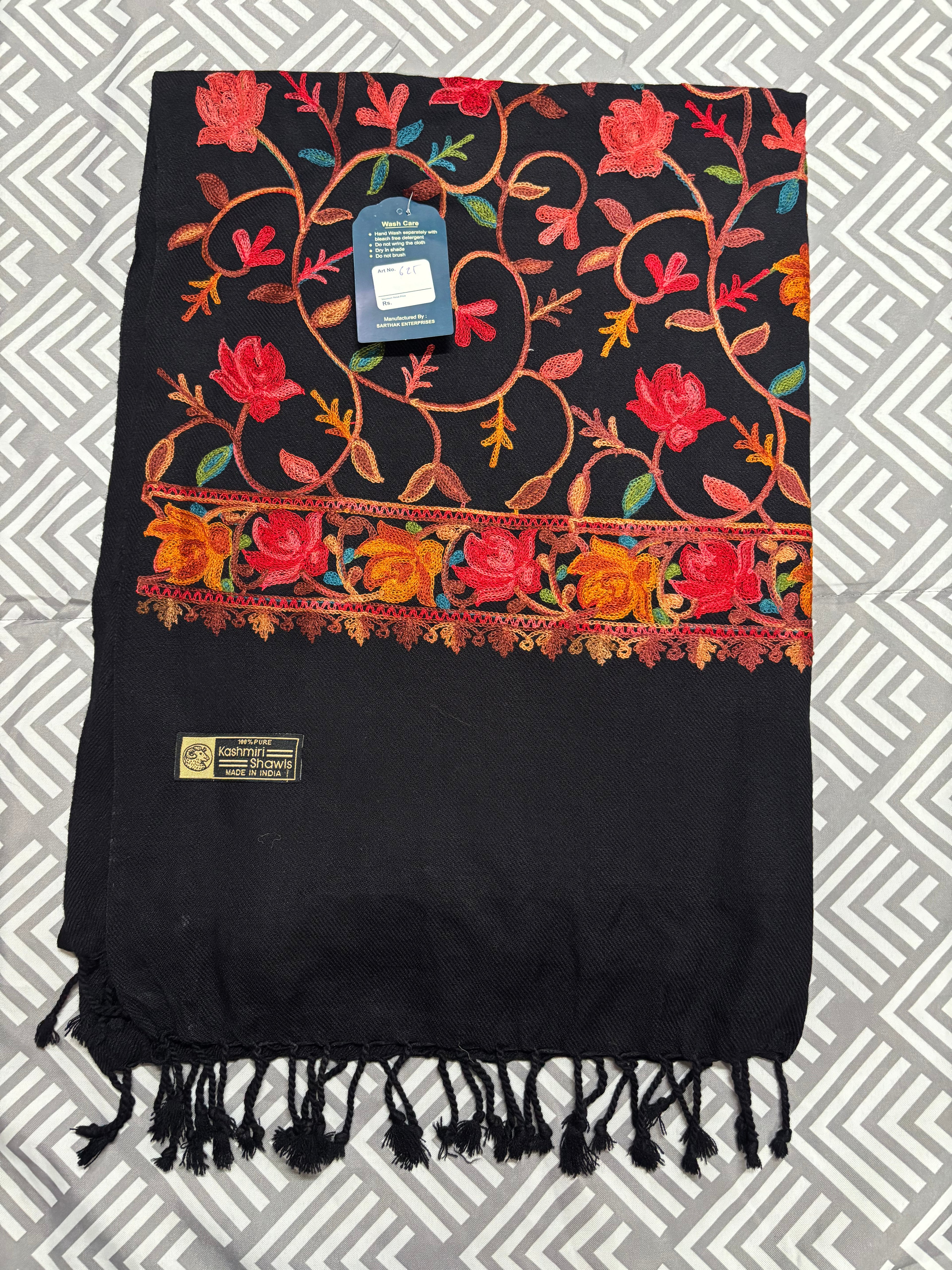 100% Kashmiri Shawl with light floral pattern