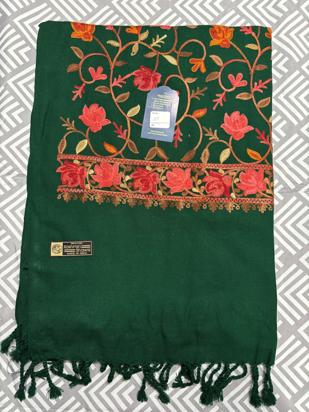100% Kashmiri Shawl with light floral pattern