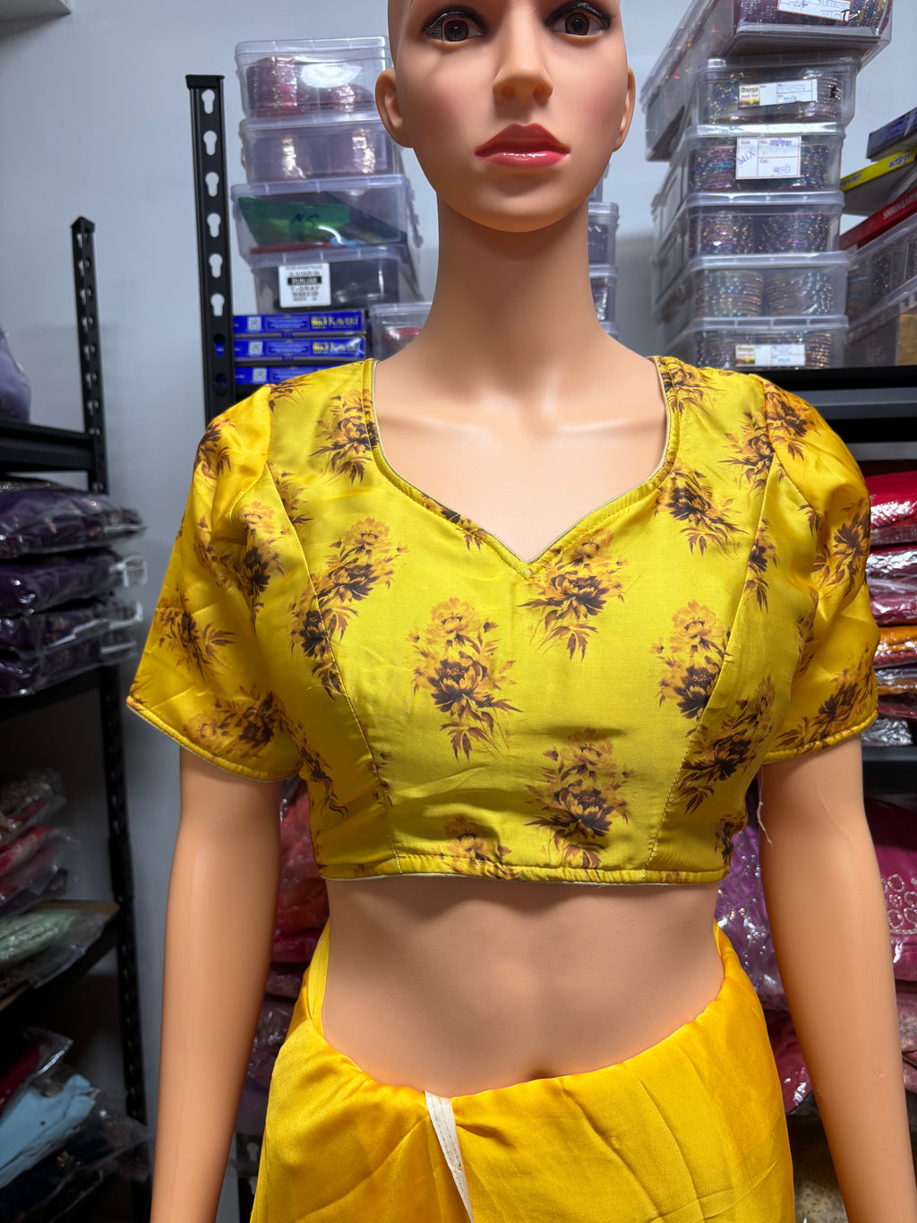 Handworked Fendy Silk Saree With Fully Stiched Blouse