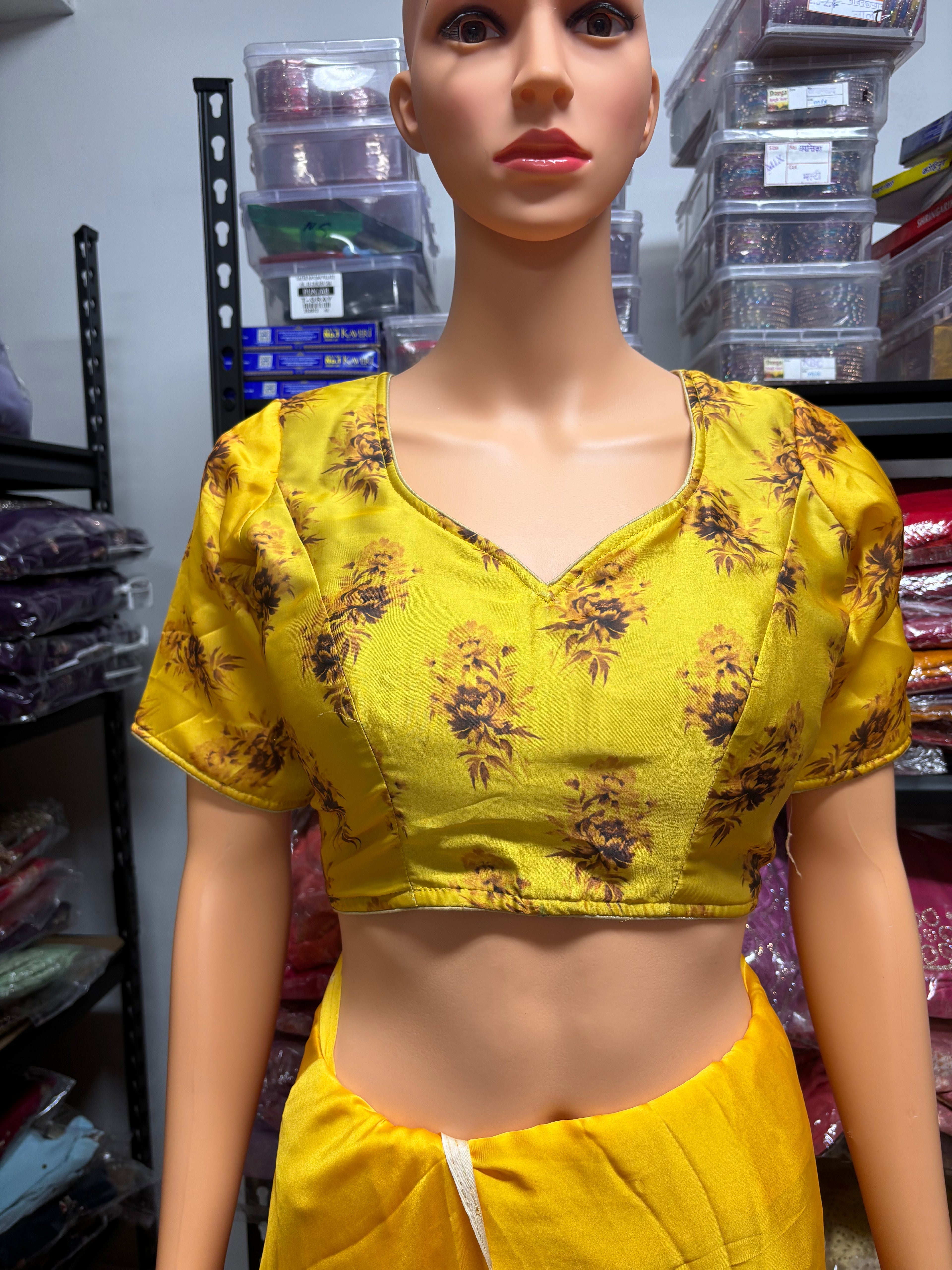 Handworked Fendy Silk Saree With Fully Stiched Blouse