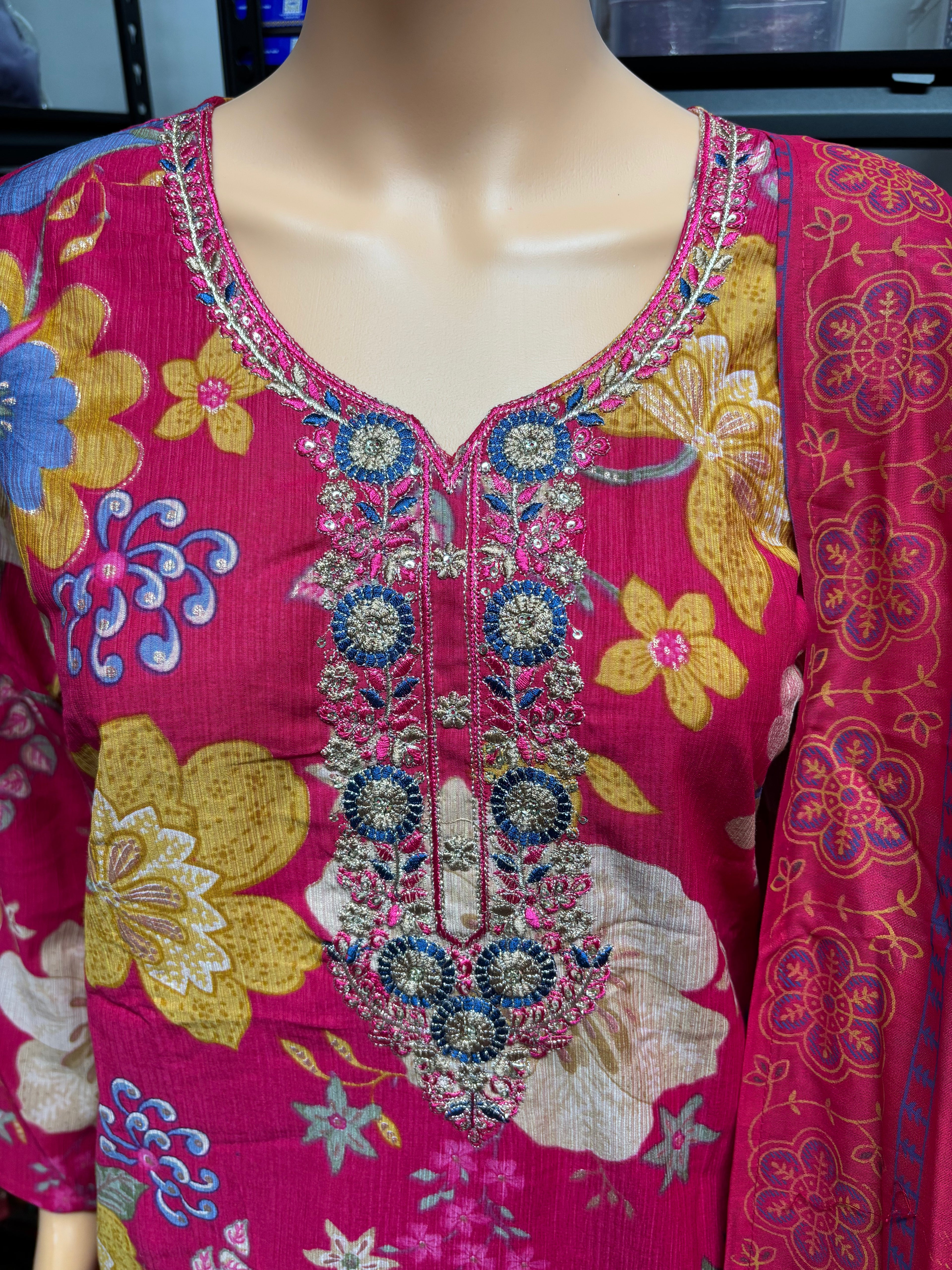 Womens Straight Kurtha Sets with floral graphic Design