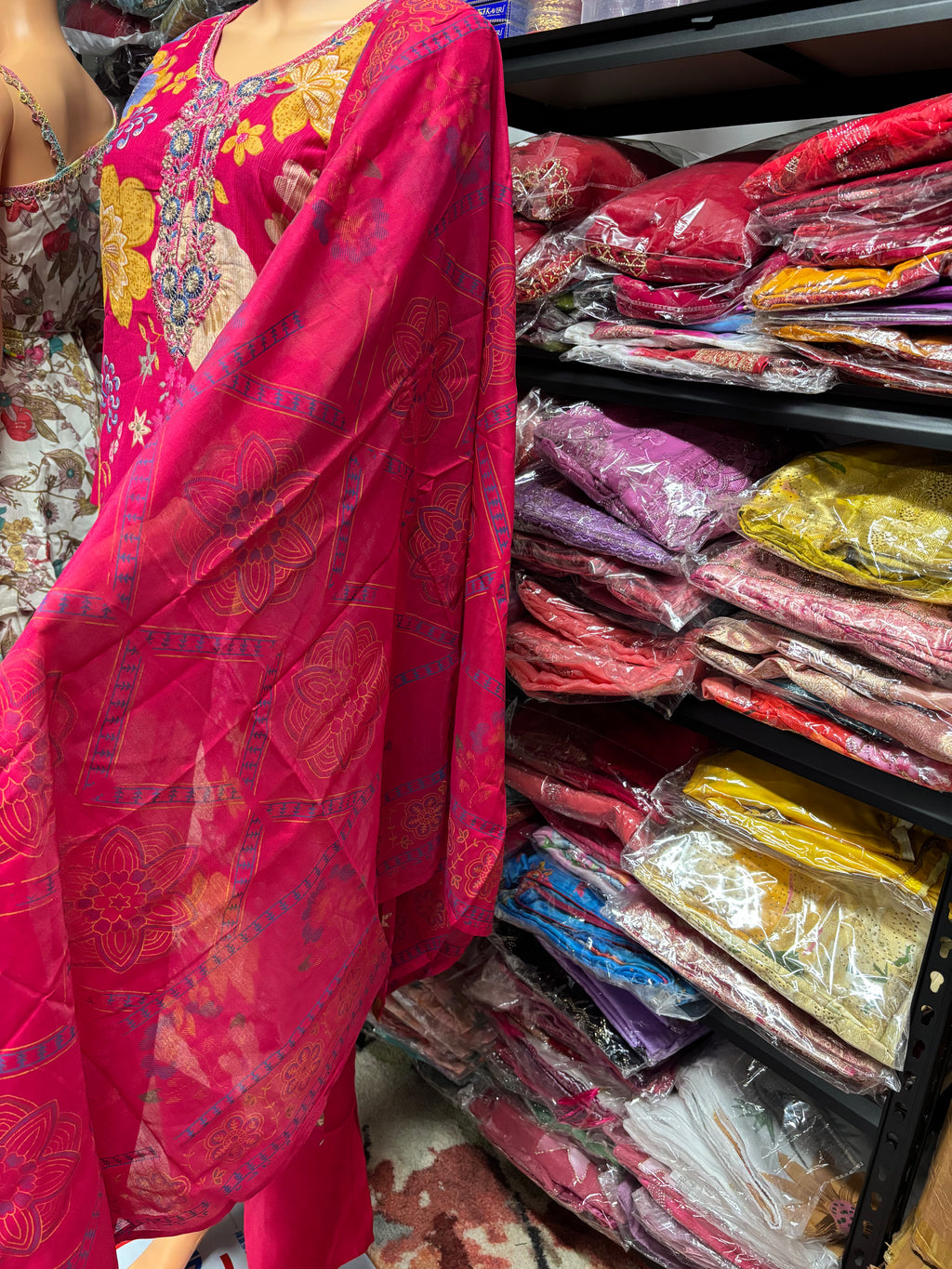 Womens Straight Kurtha Sets with floral graphic Design