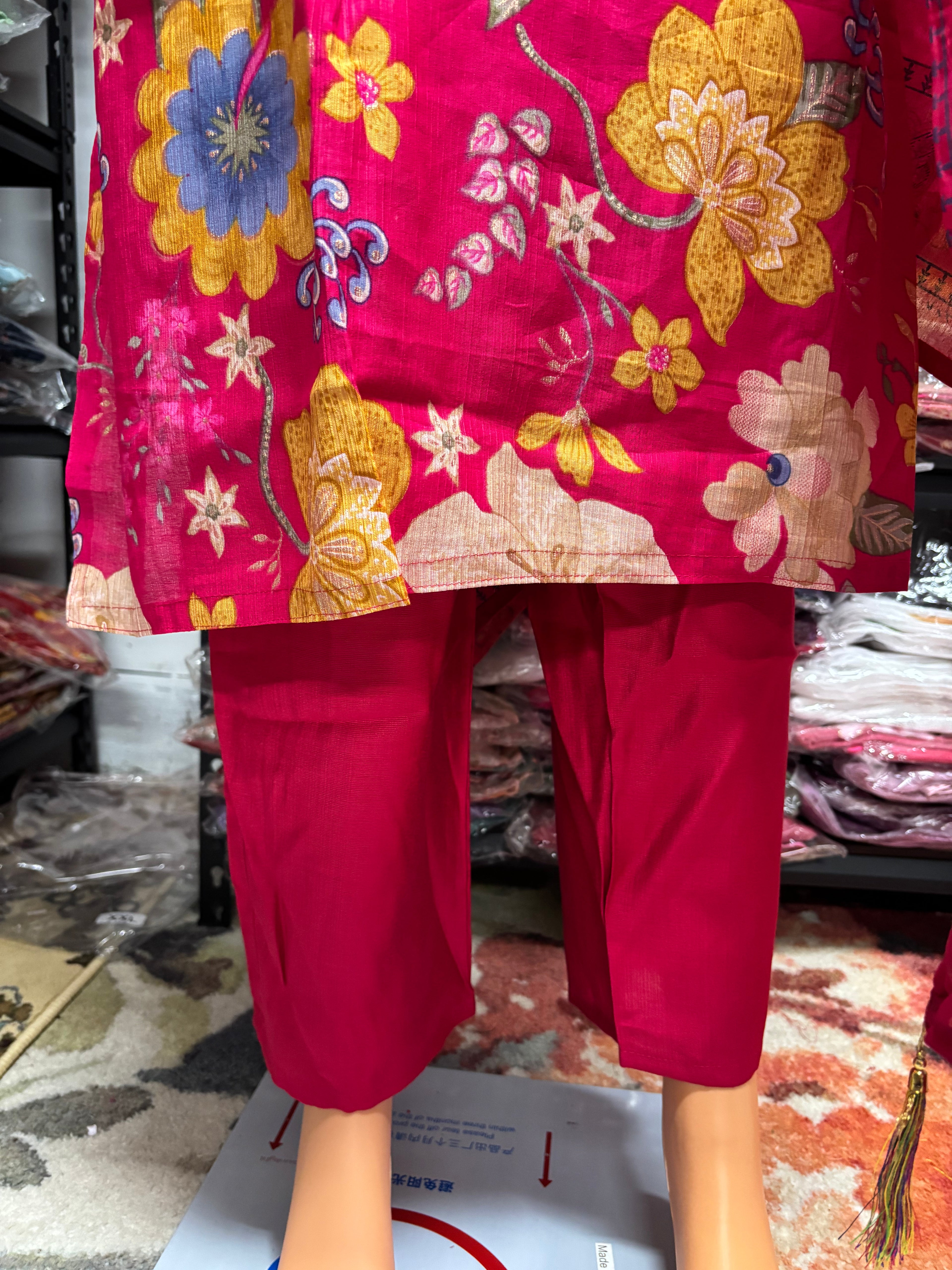 Womens Straight Kurtha Sets with floral graphic Design
