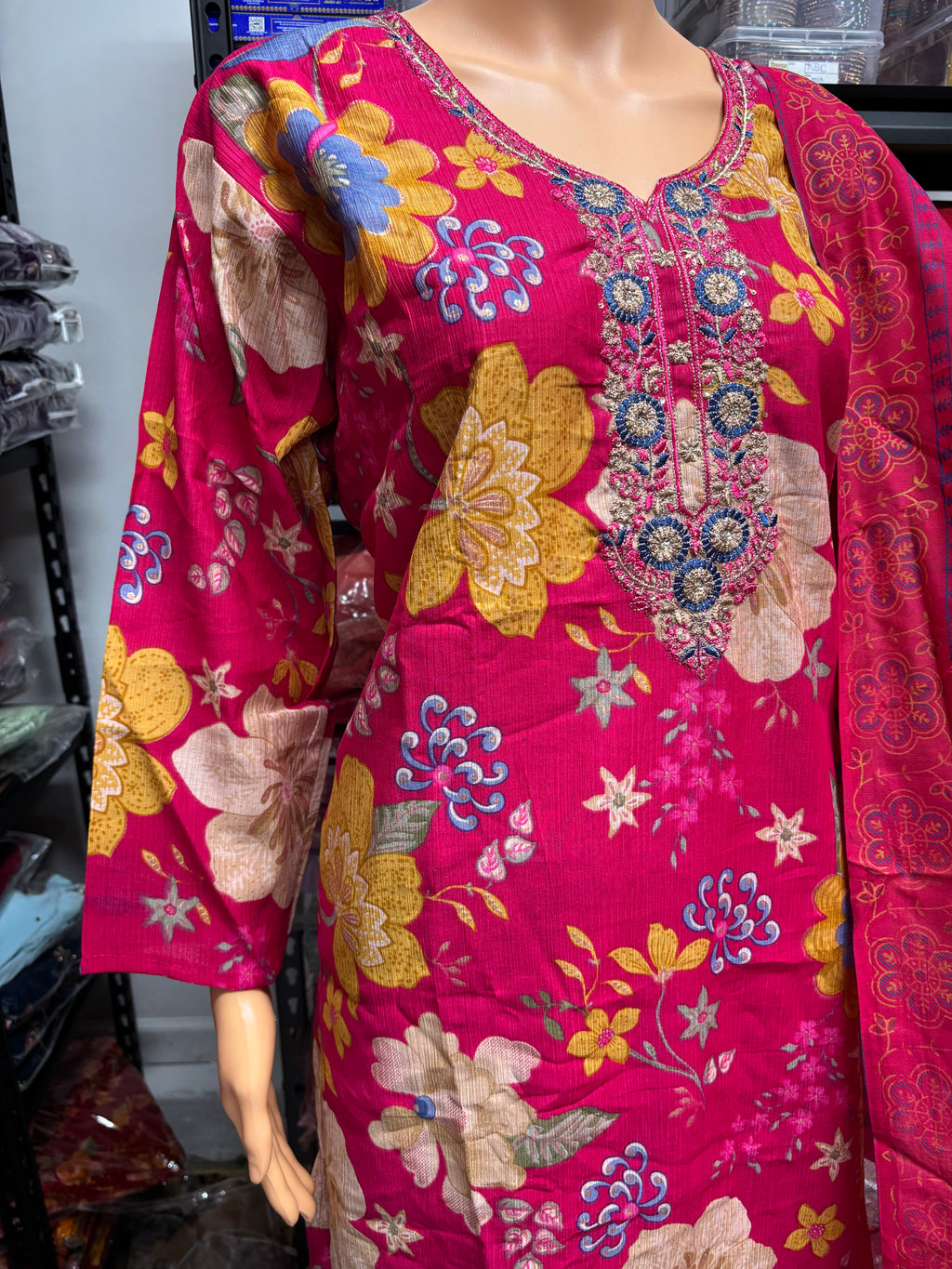Womens Straight Kurtha Sets with floral graphic Design