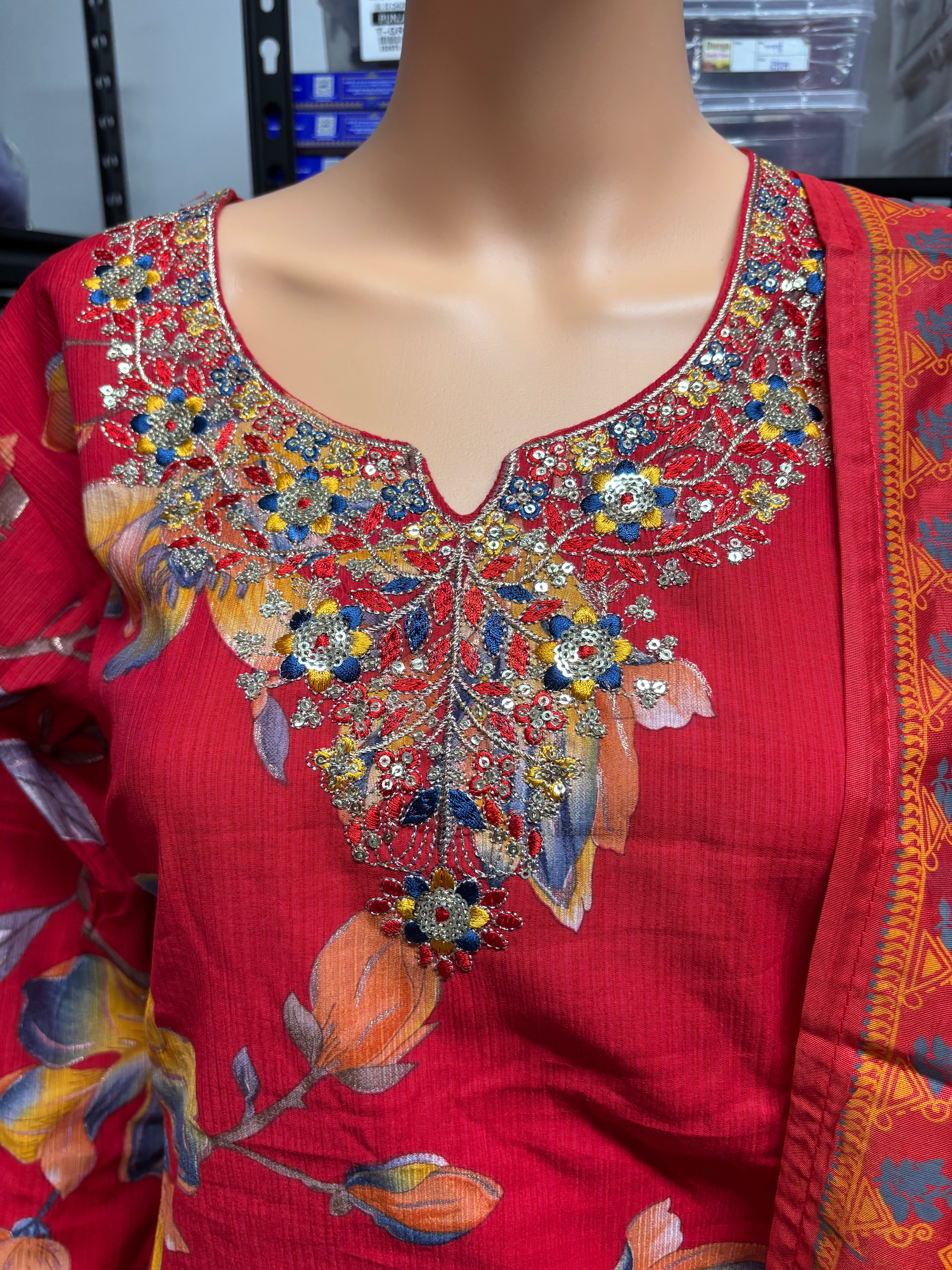 Womens Straight Kurtha Sets with floral graphic Design