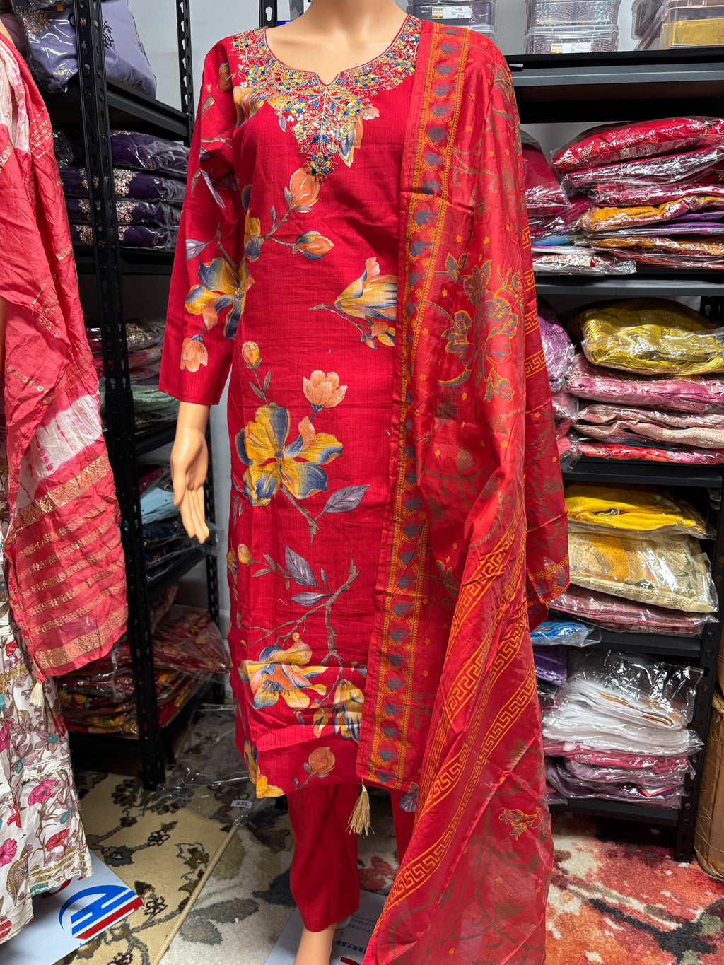 Womens Straight Kurtha Sets with floral graphic Design