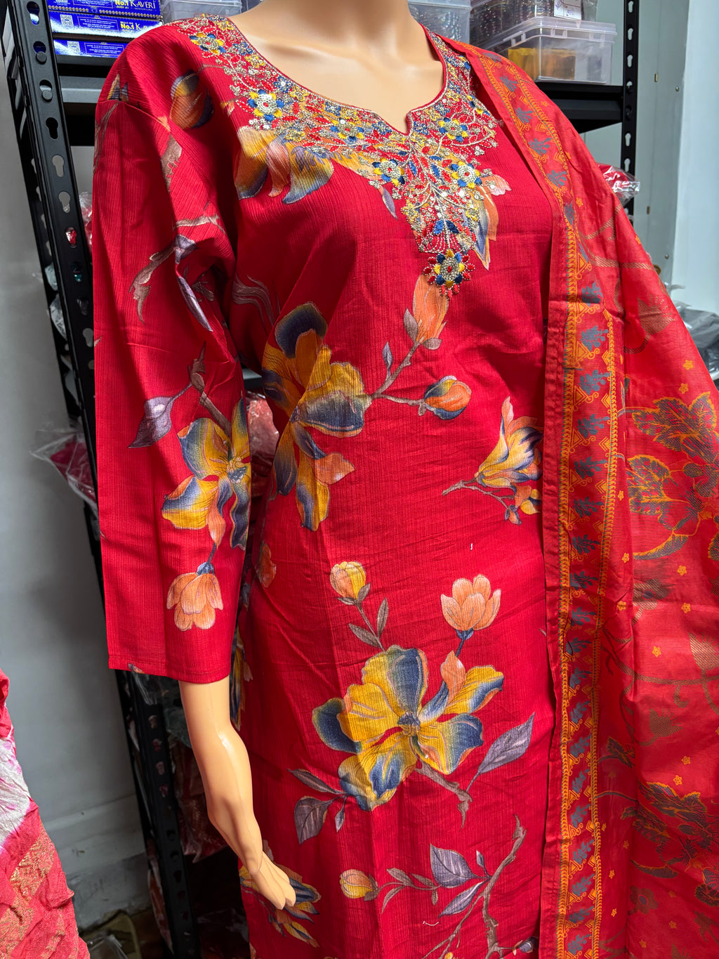 Womens Straight Kurtha Sets with floral graphic Design