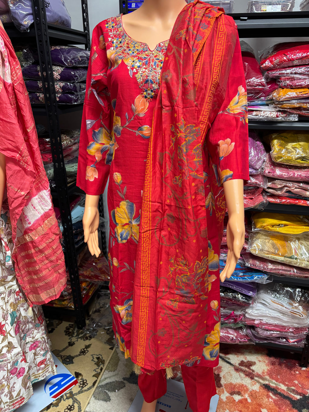 Womens Straight Kurtha Sets with floral graphic Design