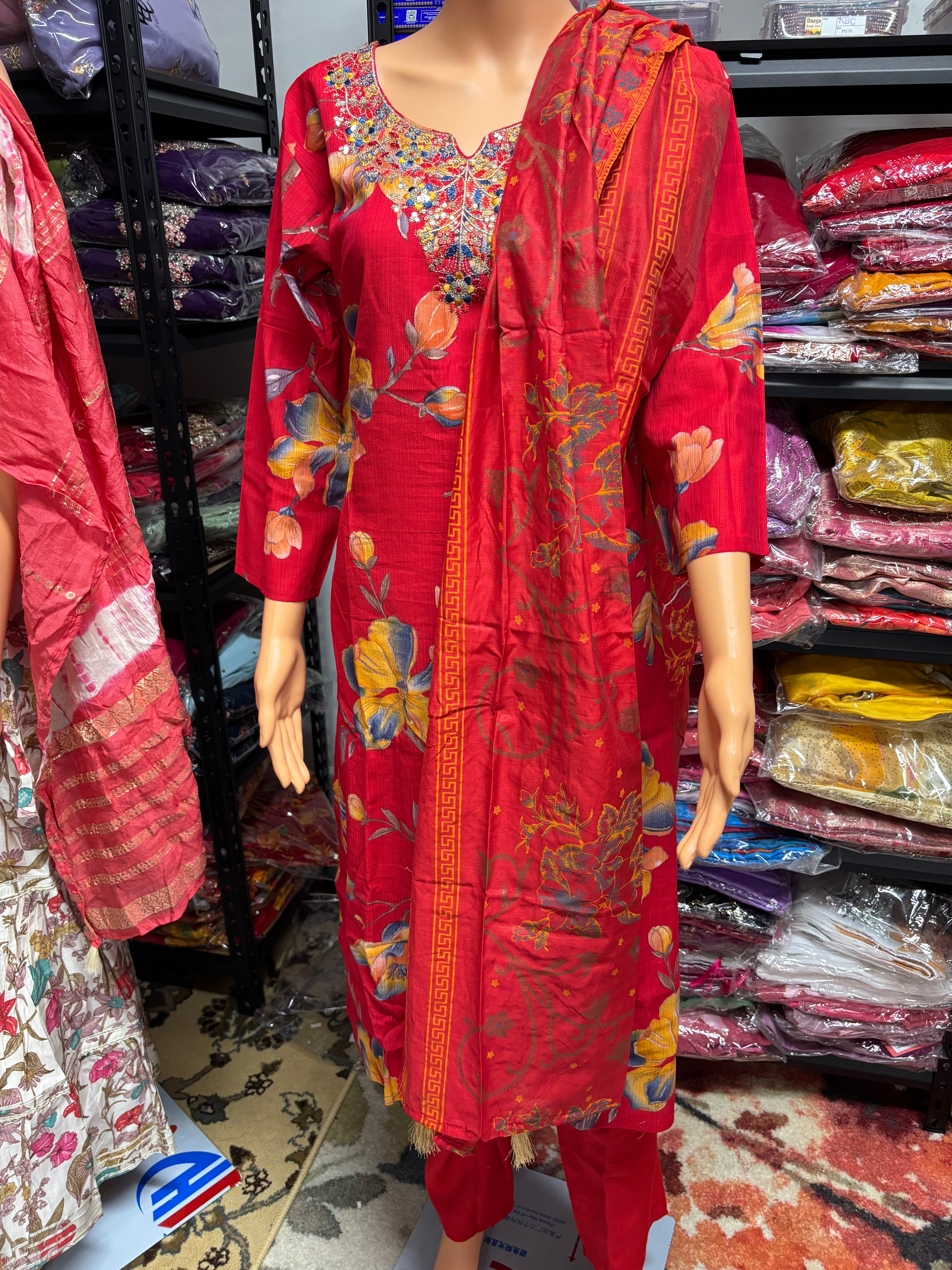 Womens Straight Kurtha Sets with floral graphic Design