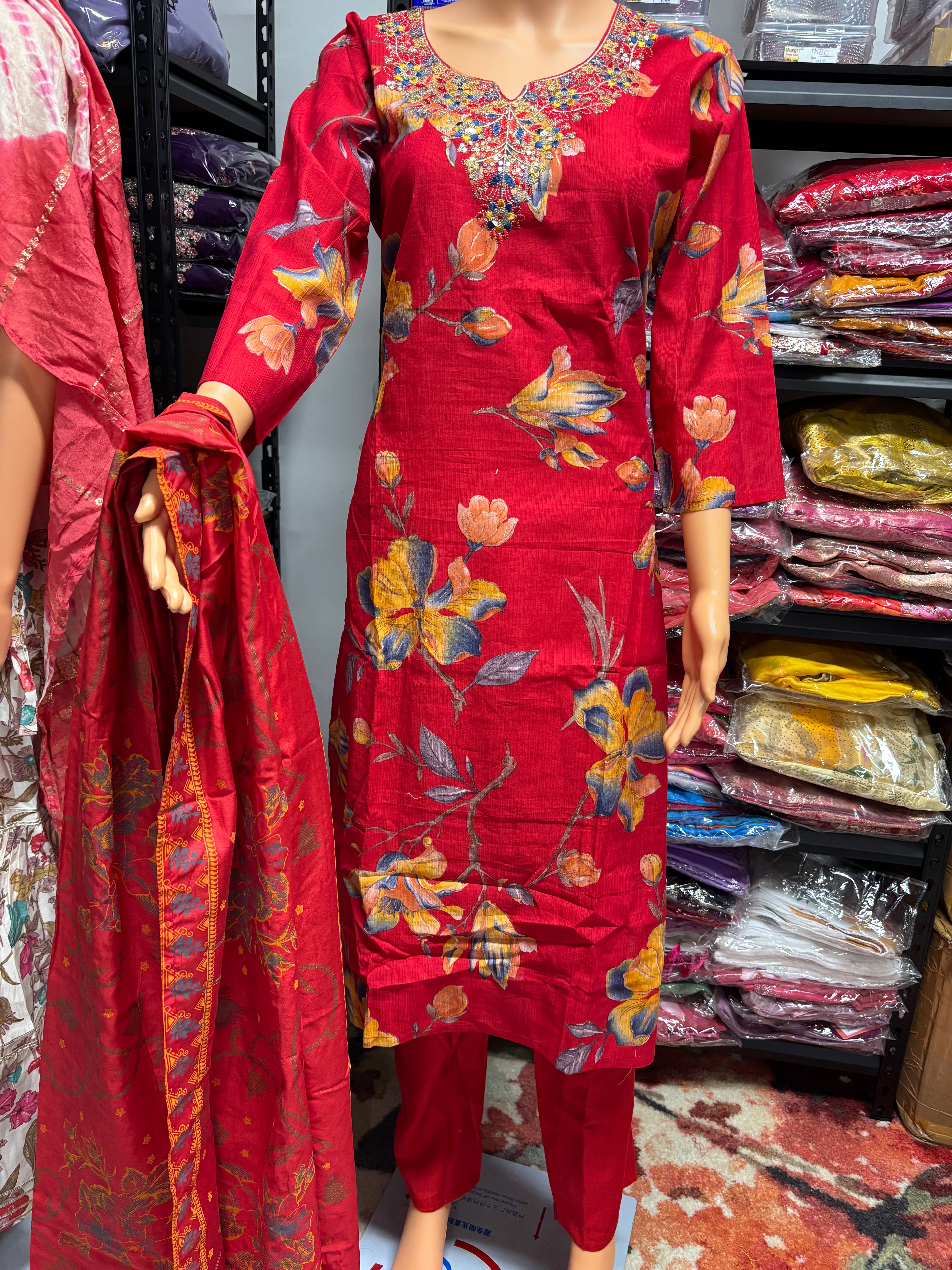 Womens Straight Kurtha Sets with floral graphic Design