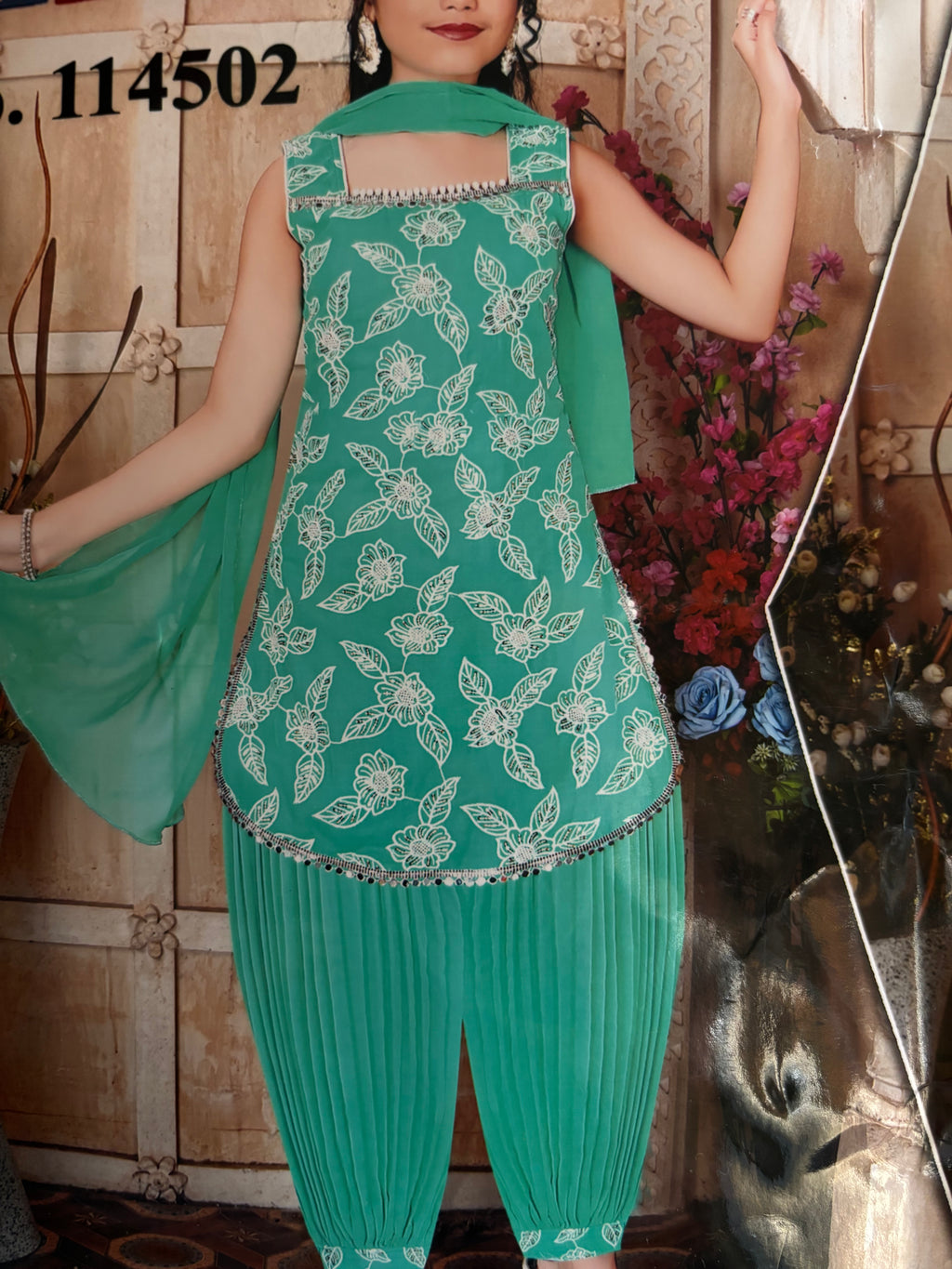 Sleeveless Embroidary worked Kurthi set for Kids on Soft Chiffon Fabric
